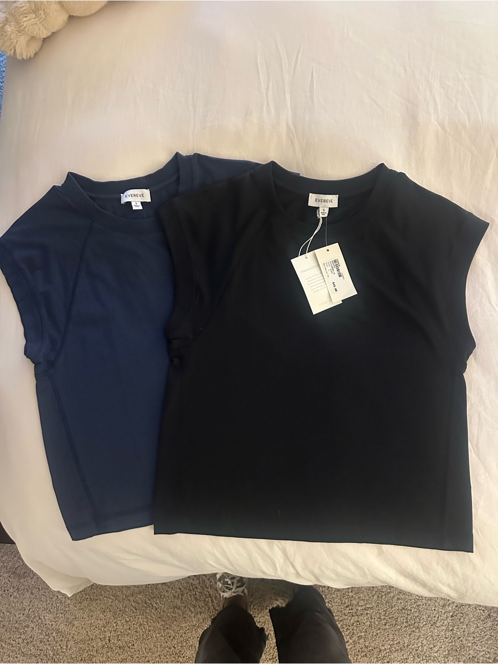 Evereve Nora muscle tee- Black and Navy